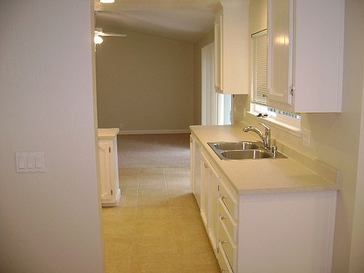 3rd image of 307 Fruitvale Ave