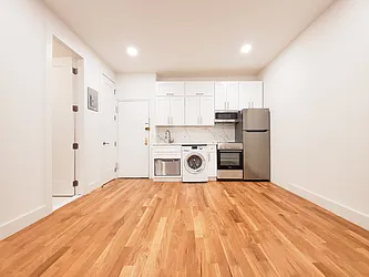 131 Fifth Avenue in Park Slope