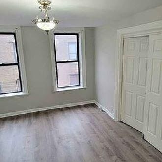 3rd image of 1025 Avenue Street John #0