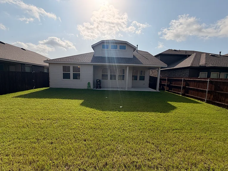 7401 Mayplace Dr — Photo 22