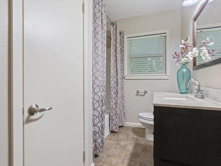 804 Ash St — Photo 13