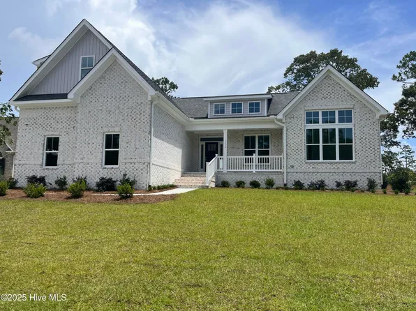 1218 St Simons Drive SE, Bolivia, NC 28422