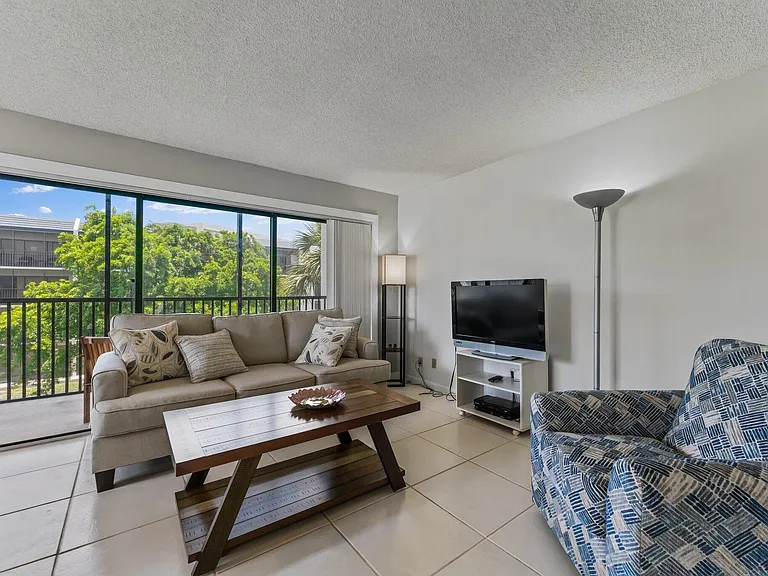 1605 S US Highway 1 #D301 — Photo 10