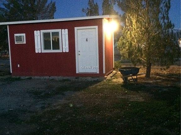 3rd image of 621 W Janet Ln