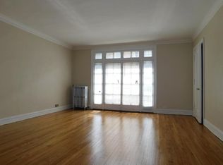 913 Elmwood Ave #22-2C, Evanston, IL 60202