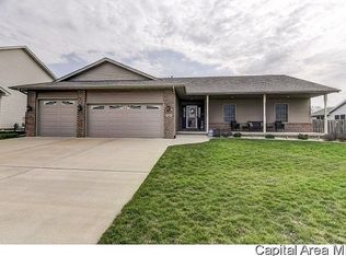 520 Garden Ct, Chatham, IL 62629