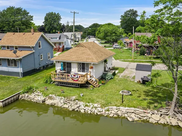 191 S Belle River Ave, Marine City, MI 48039