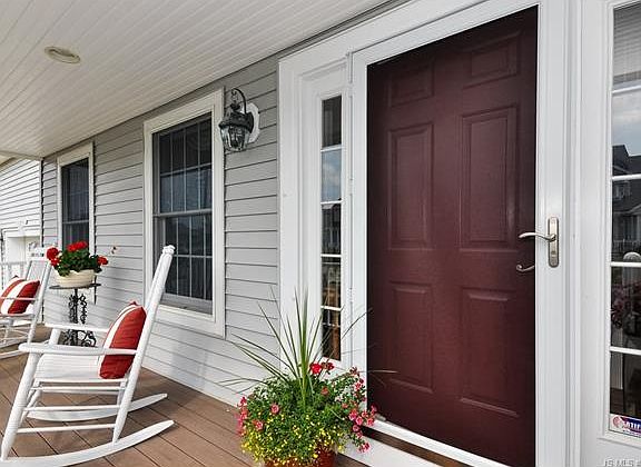 4th image of 1309 Wickford Ln