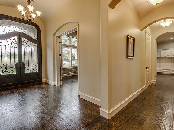 3rd image of 4898 Lake Shore Dr