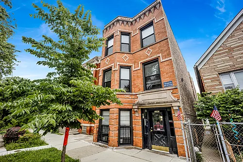 2341 W Charleston St #3F Photo 1