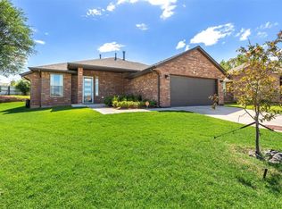302 Tuscany Cir, Noble, OK 73068