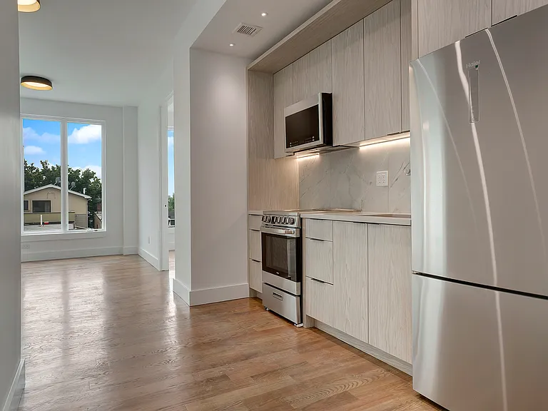 152 Erasmus St #407 — Photo 3