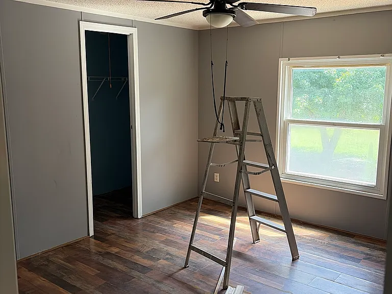 1200 S Birch St — Photo 3