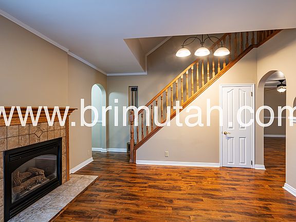 3rd image of 1655 E Laird Ave