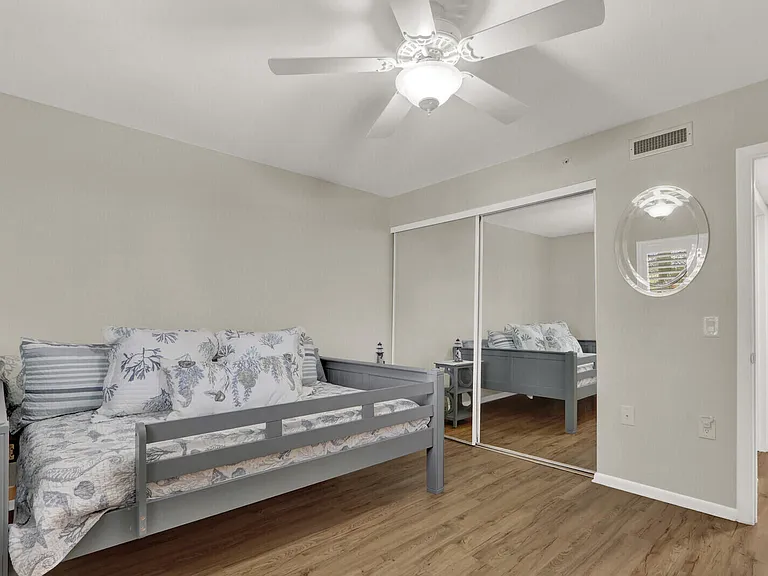 701 Seafarer Cir #105 — Photo 18