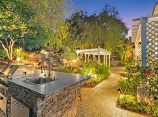 285 Oak Valley Ln, Escondido, CA 92027