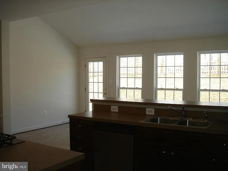 11225 Suffolk Dr — Photo 12