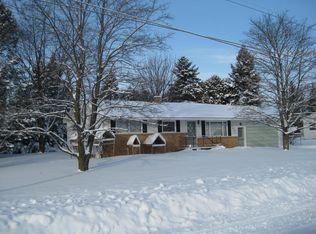 433 West St, Gaylord, MI 49735