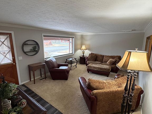 5th image of 805 15th Dr