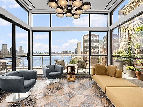 4th image of 450 E 52nd St #Penthouse