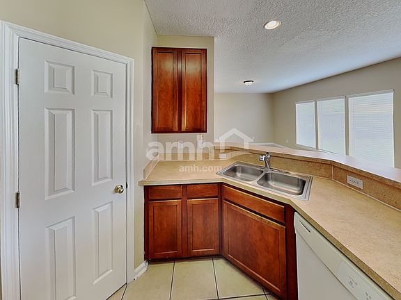 3rd image of 9183 Prosperity Lake Dr