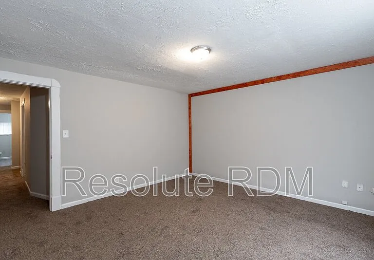 1920 Sugar Grove Ave — Photo 18