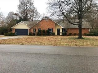 107 Peninsula Dr, Leland, MS 38756