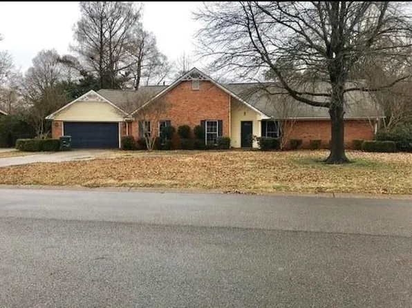107 Peninsula Dr, Leland, MS 38756
