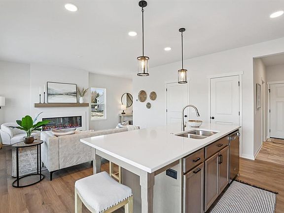 3rd image of 574 Buss Road