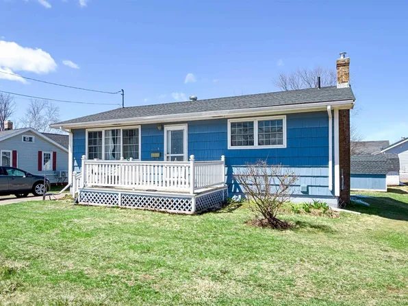 83 Kensington Rd, Charlottetown, PE C1A 5J1
