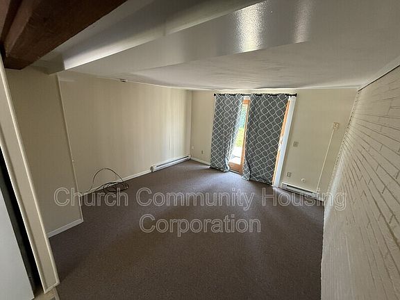 4th image of 169 Conanicus Ave #3