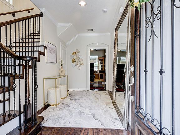 Front Entry & Foyer