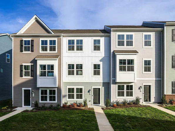 20 Brookfield Mews, Ranson, WV 25438