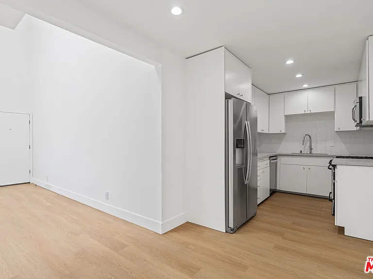 3939 Moore St #204 — Photo 10