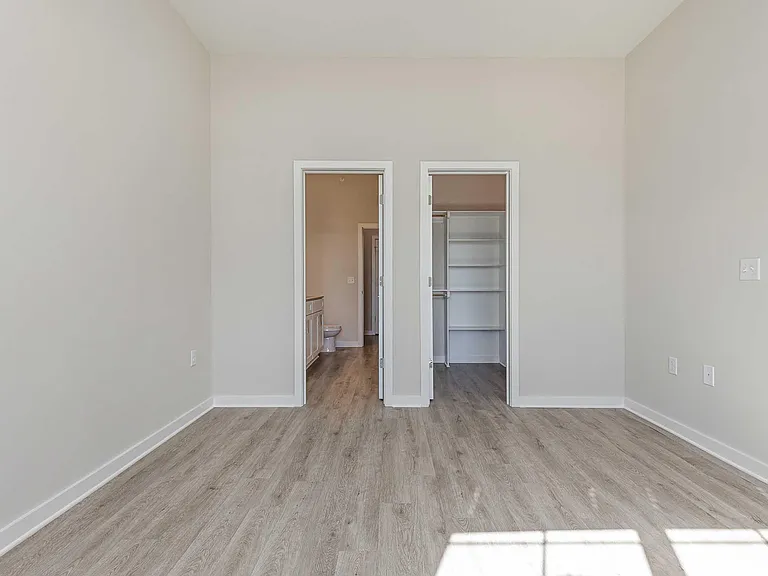 Middle Sound West Apartments — Photo 90