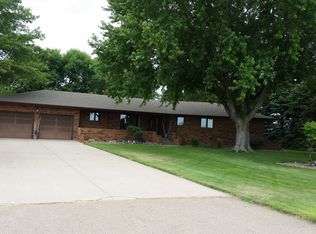 862 Worms Rd, Grand Island, NE 68801