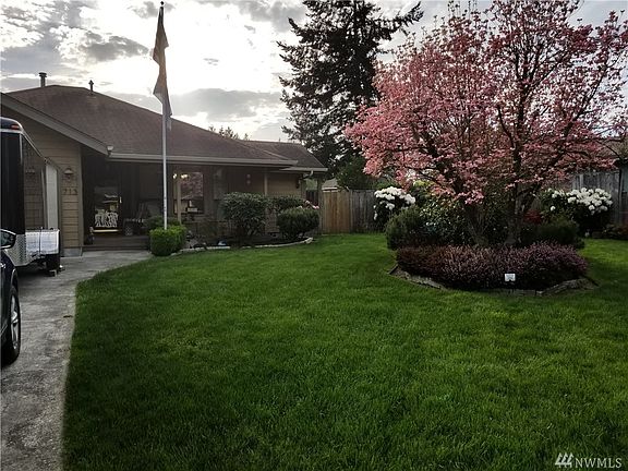 2nd image of 713 Century Ct NE