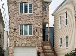 220 William St #904, Harrison, NJ 07029