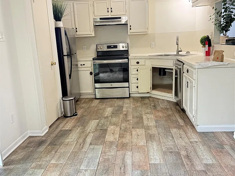12335 W Village Dr #A — Photo 15