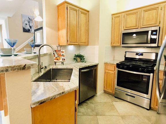 3rd image of 1043 Niguel Ln