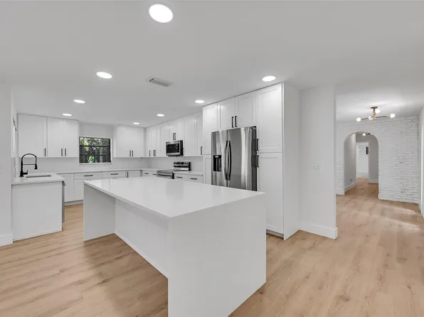 11301 SW 49th Place, Davie, FL 33330