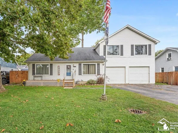 3311 Elmwood St, Monroe, MI 48162
