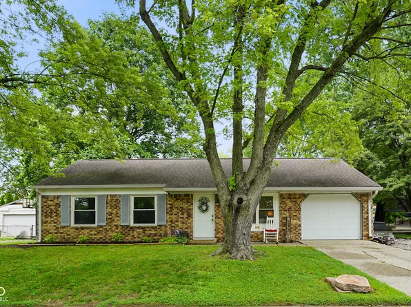 99 Old Trail Dr, Bargersville, IN 46106