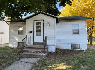 1213 N Gillett St, Appleton, WI 54914