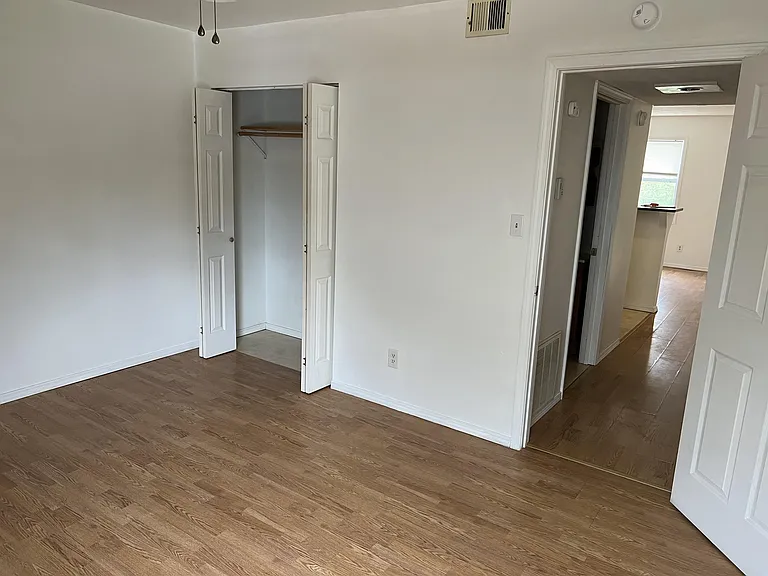 401 N Bottom St — Photo 8