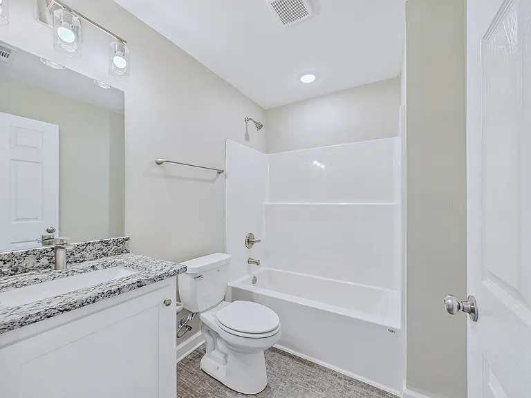 1820 Johnson St — Photo 4