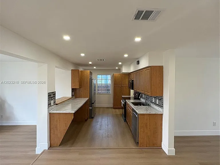 7150 SW 10th St — Photo 3