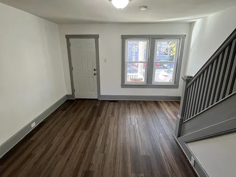 605 Lehigh Ave — Photo 5
