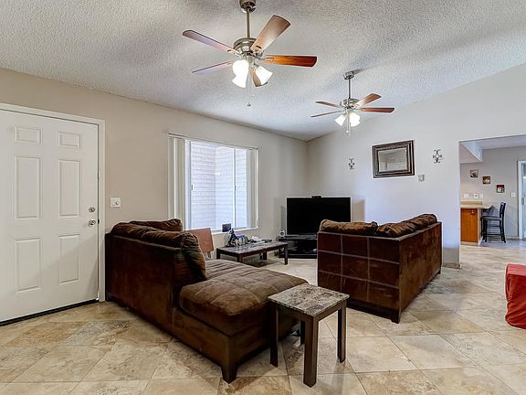 3rd image of 5646 W Altadena Ave