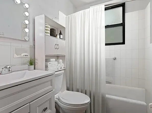 68 Stratford Road 1A image 3 of 12
